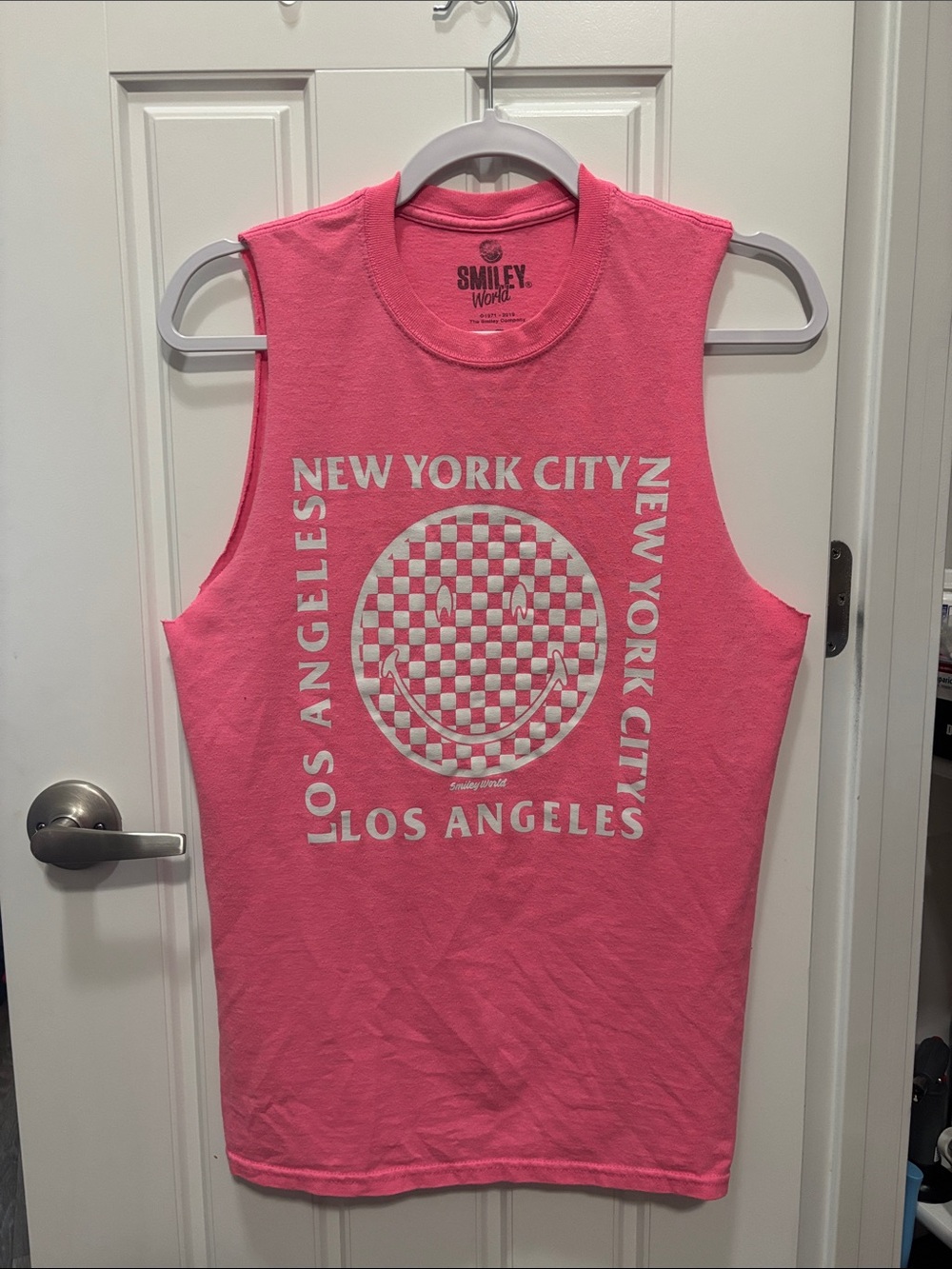 SmileyWorld Pink Sleeveless Graphic Tank Top - New York City / Los Angeles